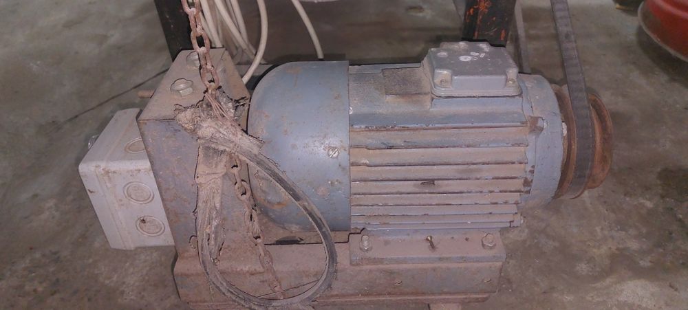 De vanzare circular cu abric