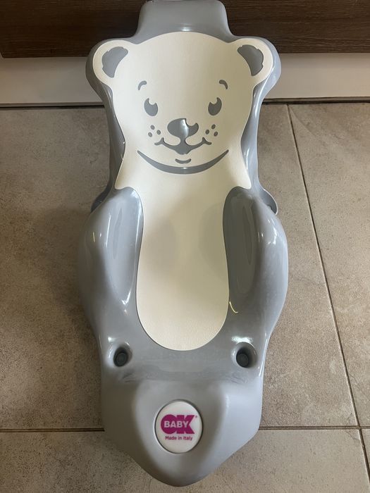 Бебешки шазлонг за безопасно къпане