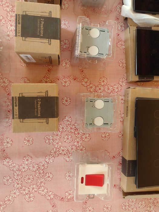 Сензорни ключове Livolo