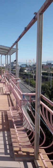 Метален парапет с разчупена форма