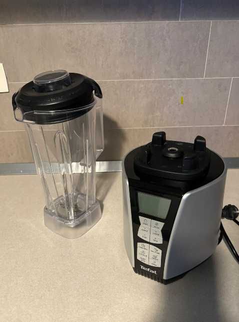 BLENDER -- Tefal Ultrablend+ BL936E38