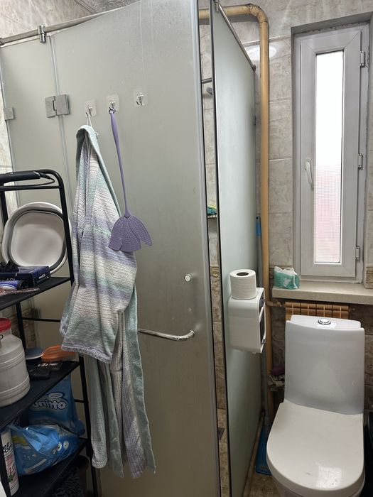 Продам душевую кабину , перегородки.