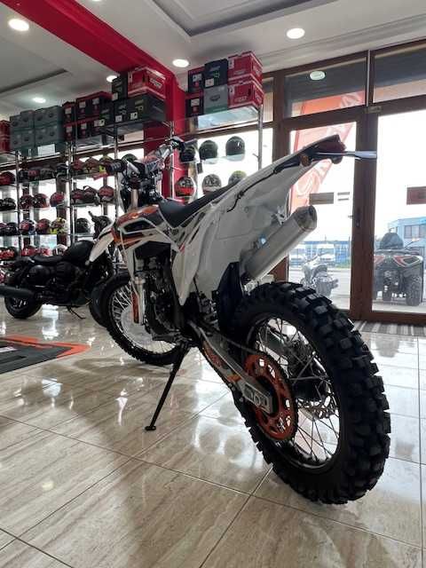 Motocicleta enduro adulti KAYO KT250 (2T,250cc,31cp) la MYMOTO CT