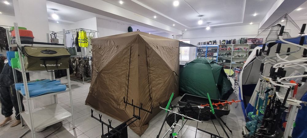 Палатка 2.4х2.4 с полом новая