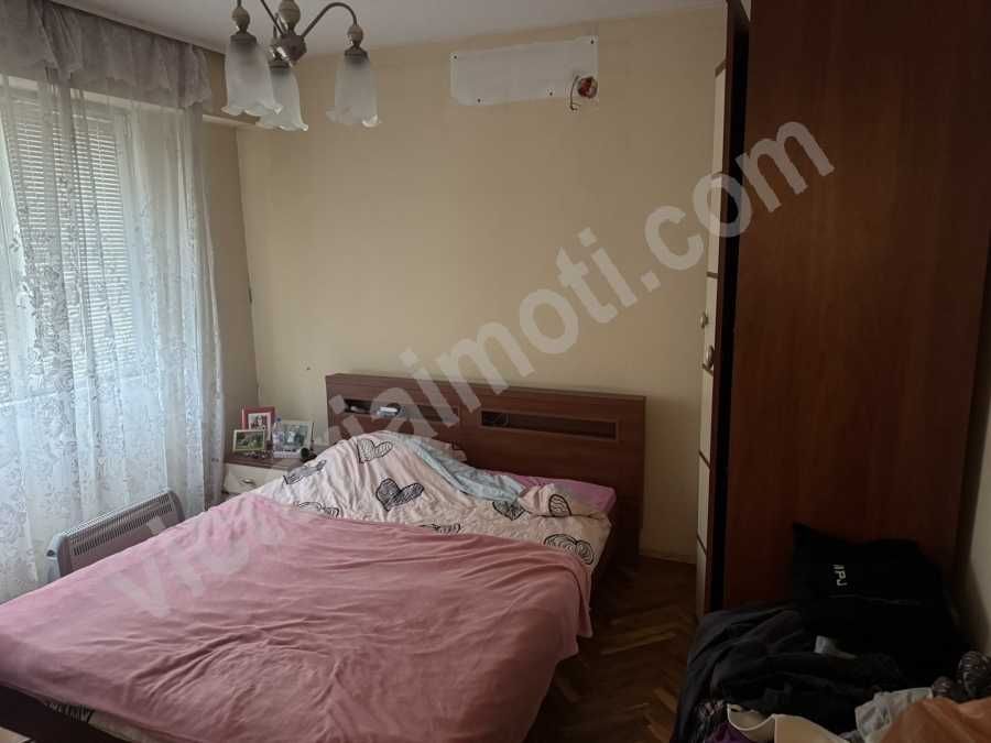 Продава се Тристаен апартамент в Велико Търново, Център - 77 кв.м за 828 €/кв.м - Снимка #1