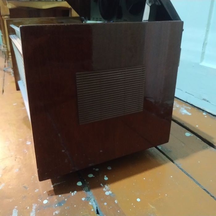 Dinepir magnitafon sotiladi muzay uchun,narxi 2 milyon,