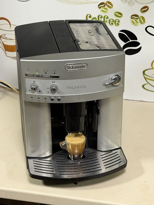 Кафемашина кафе автомат delonghi magnifica с гаранция
