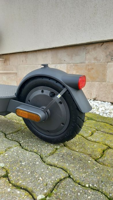 Xiaomi scooter 5 NOUĂ NEACTIVATĂ,

10 inch, pliabilă