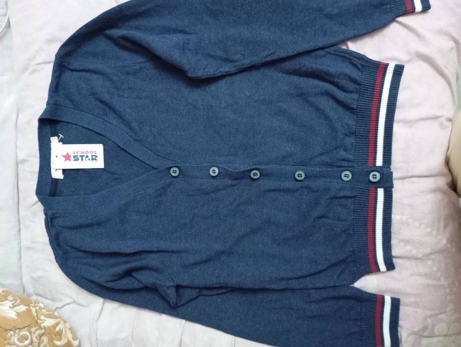 Продаю кардиганы новые для школы