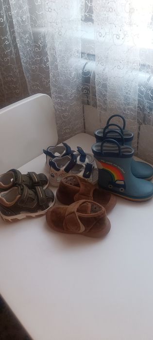 Отдам игрушки,обувь,вещи