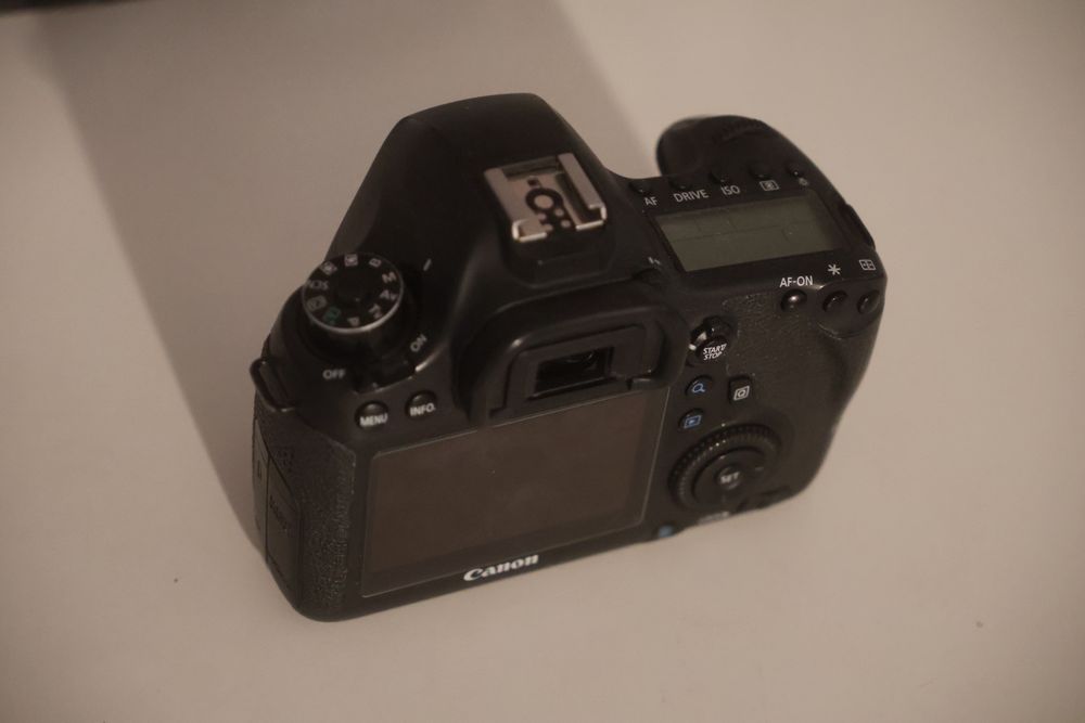 Aparat foto DSLR Canon EOS 6D (Body) – Full Frame, Stare Foarte Bună, Shutter Count 120k