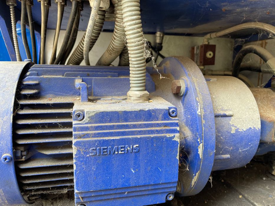 Gusmer  utilaj suflat spuma poliuretanica pentru piese