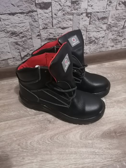 Продам спец обувь