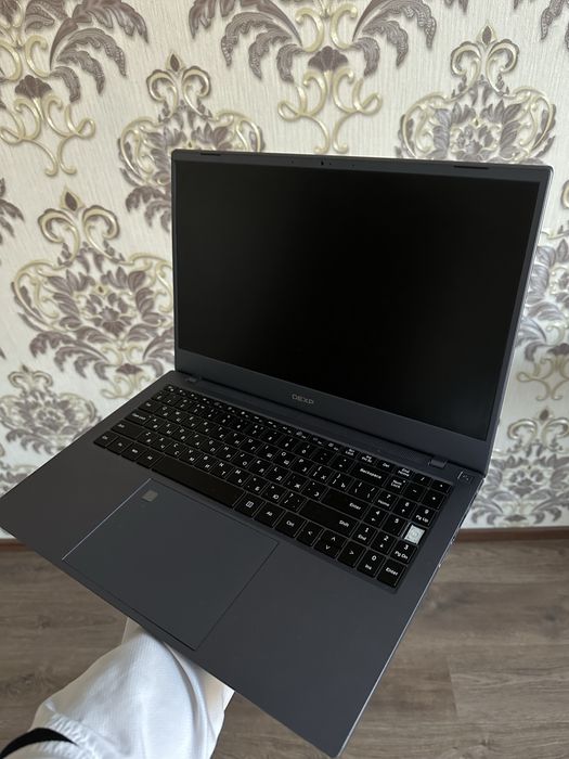 Ноутбук DEXP i5 (игры, рабочие программы)