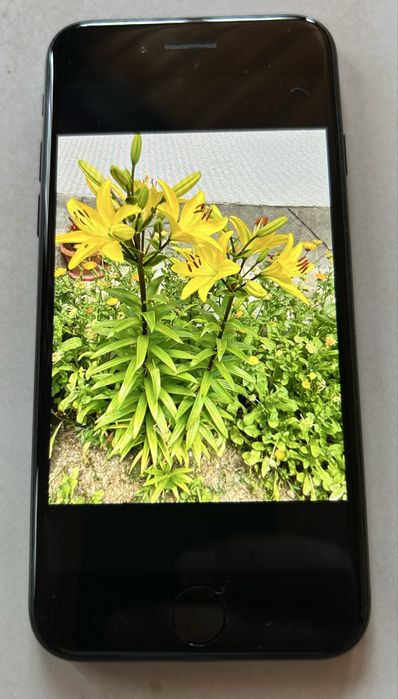 Vand iPhone SE-impecabil