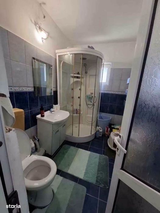 De vanzare apartament cu 2 camere si balcon, boxa, Pret : 35000euro