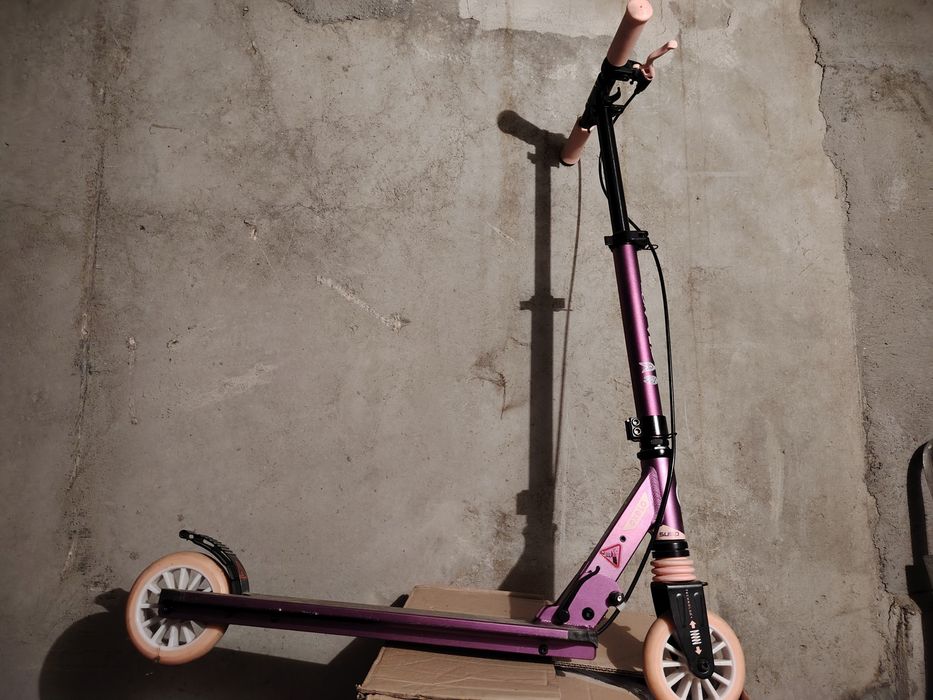 Детска тротинетка Лилава