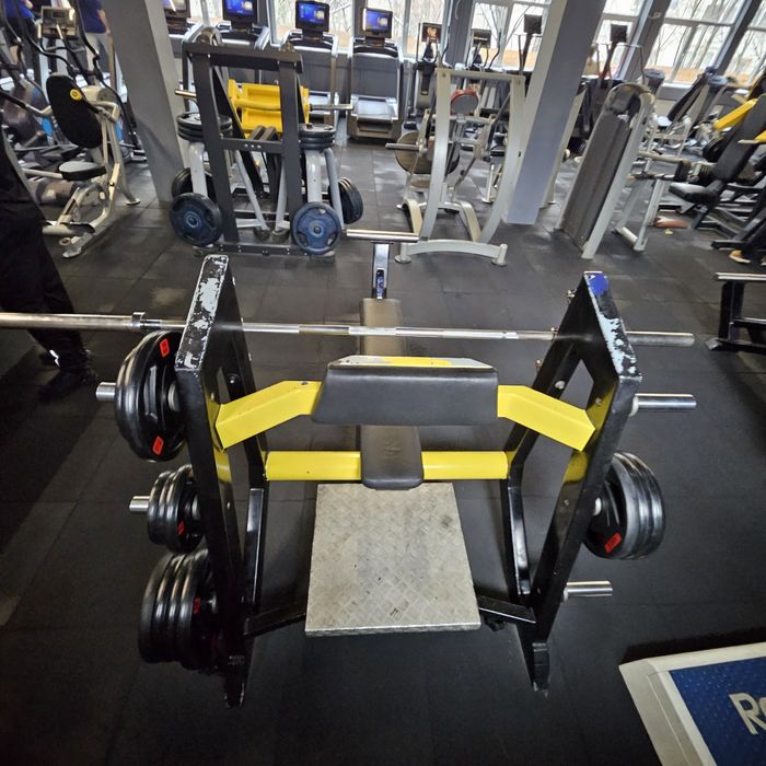 Aparatura  sala fitness, scari rulante, banci impins