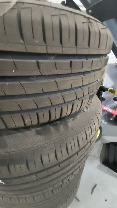 Vand set jante aliaj  peugeot cu anvelope  vara noi