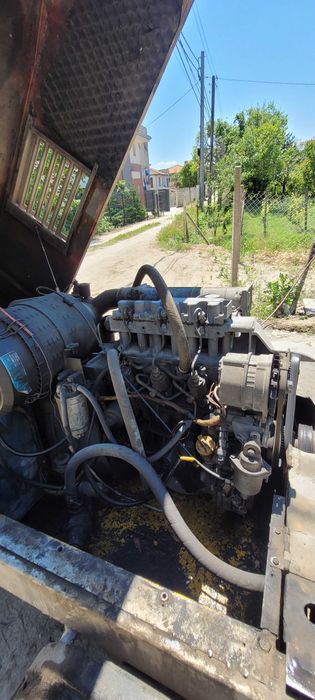 Продавам обурудван бус и машина за подови замазки