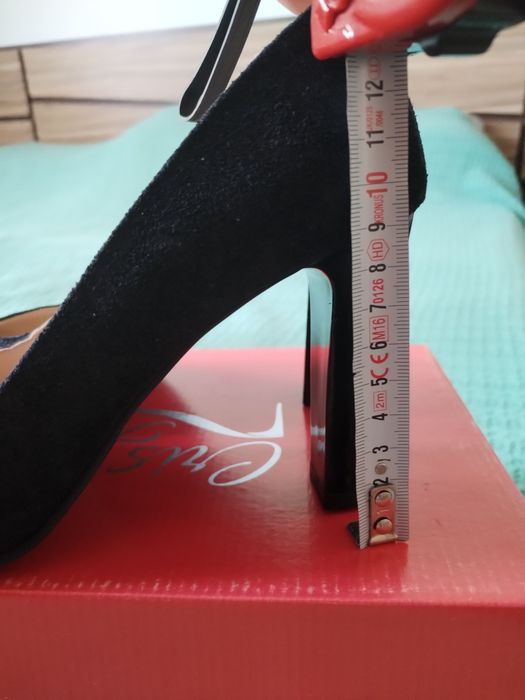 Pantofi piele intoarsa negri