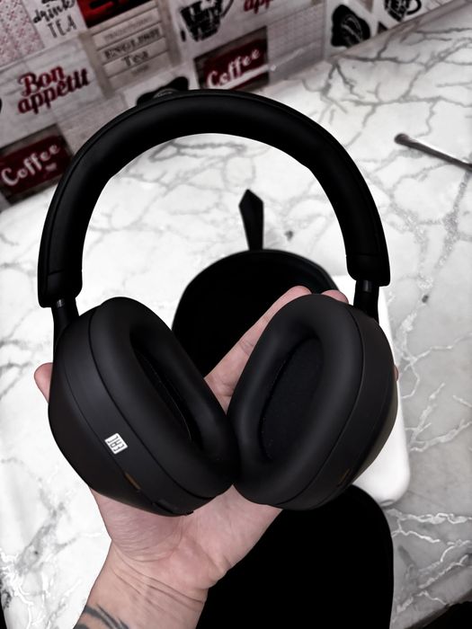 Продам нацшники Sony WH-1000XM5