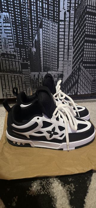 Vând adidași louis vuitton skate