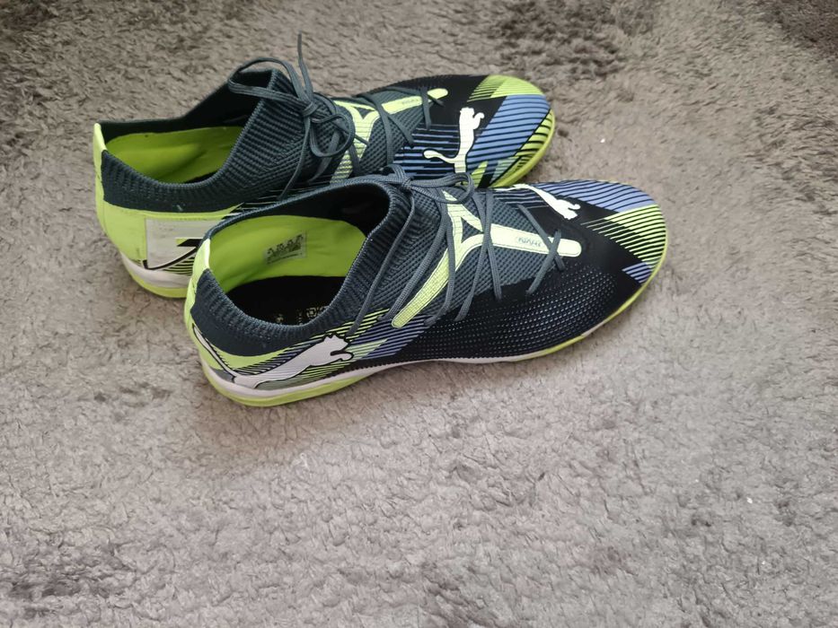 Adidași fotbal puma sintetic marimea 42.5. purtați de 2.3 ori