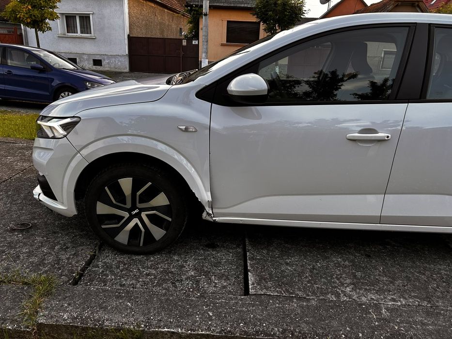 Dacia Logan 1.0 AUTOMATA 2024 avariat usor