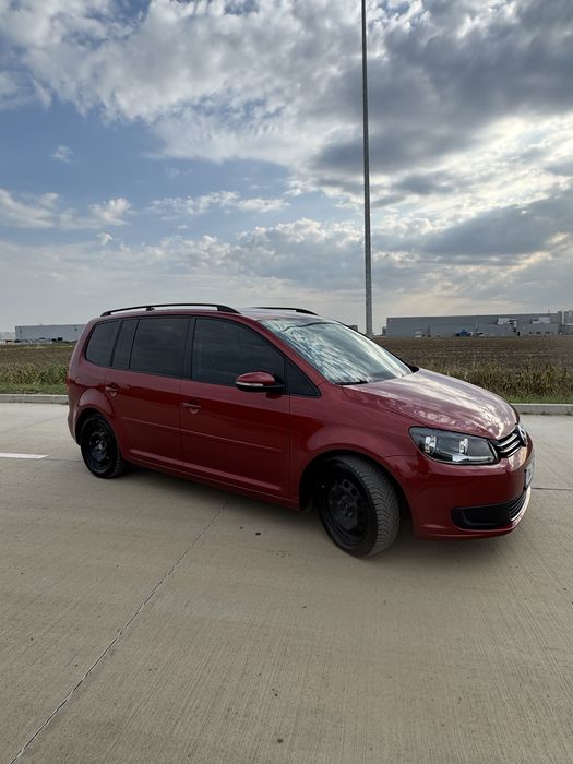 Vând Volkswagen Touran
