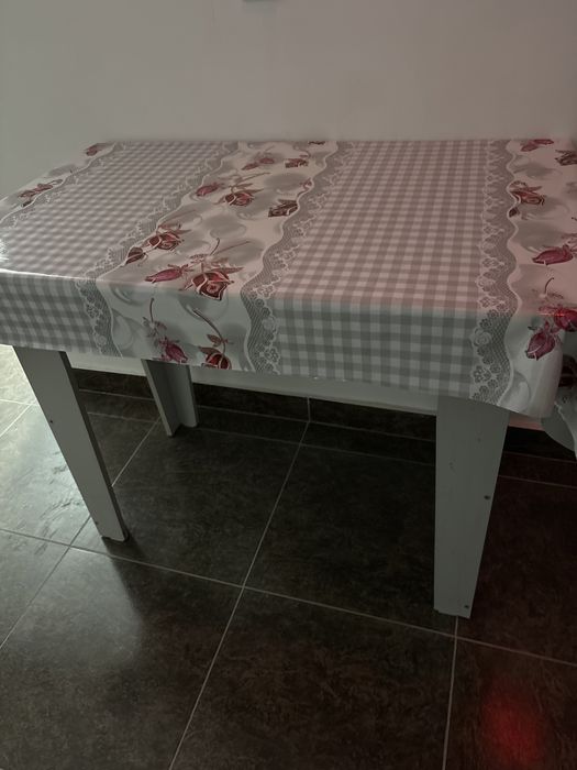 Продам кухонный стол