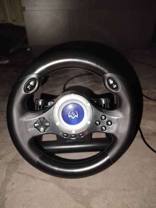 Игровой руль хороший