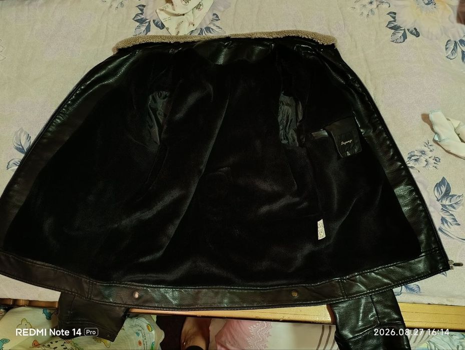 Кожа кастюм сотилади холати яахши