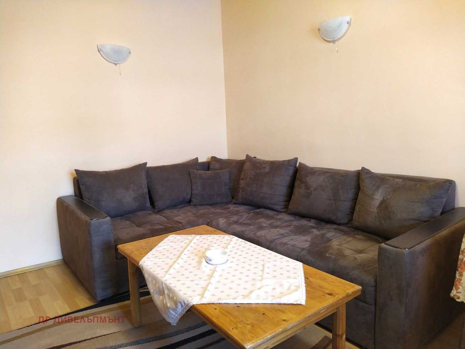 Дава се под наем Едностаен апартамент в София, Бъкстон - 48 кв.м за 472.77 € - Снимка #2