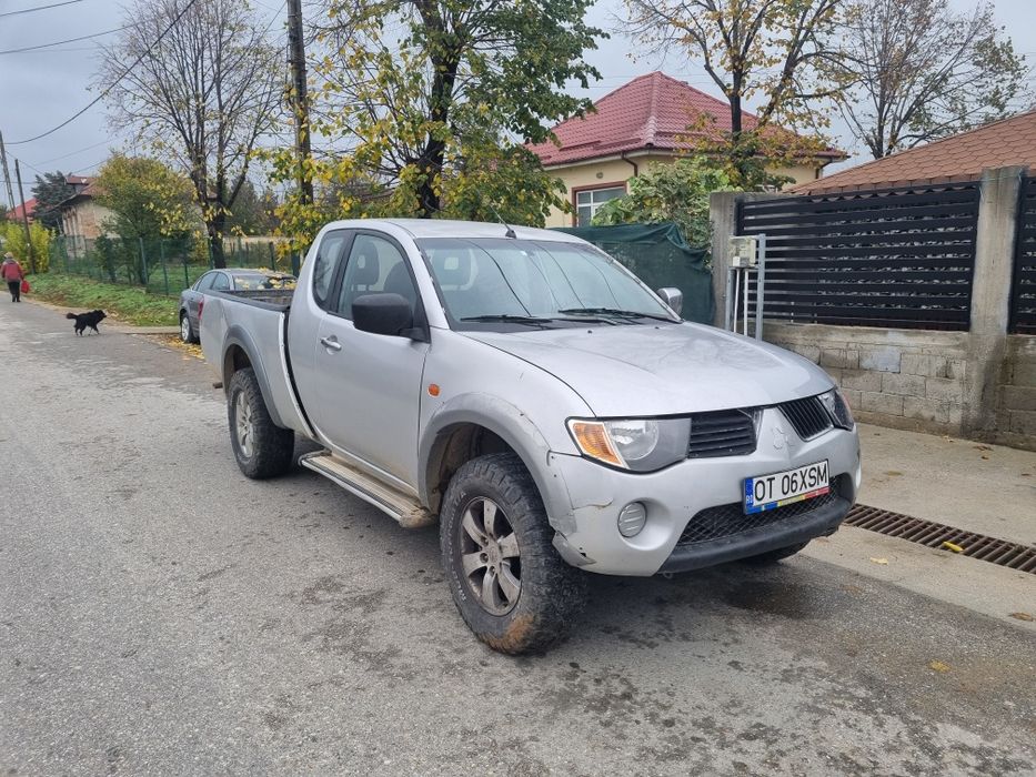 Dezmembrez Mitsubishi l200  2.5 diesel 2006 pana in 2014