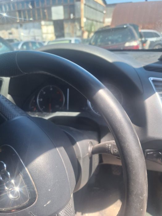 Audi Q5 2.0 TDI , 6 скорости, ръчка , 177 к.с. ,на части