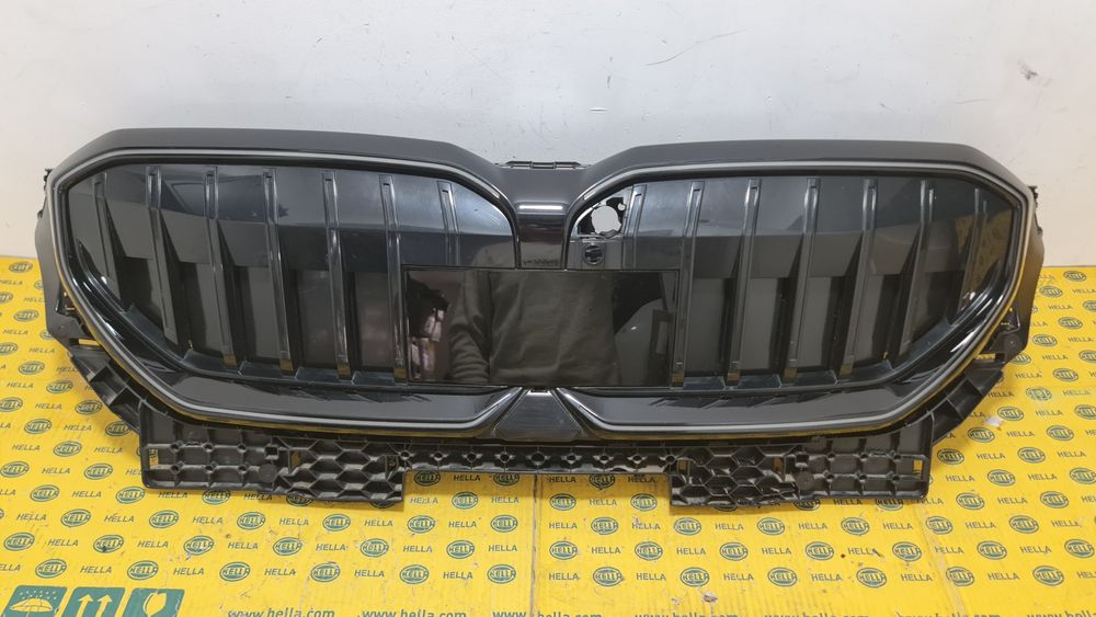 Grila activa hota clapete lumina glow absorbant bara M BMW 5 G60 G61