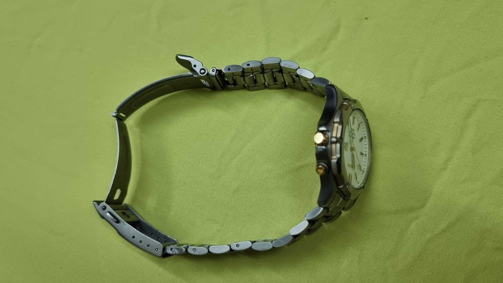 Часовник Seiko Kinetic Titanium Lume Dial