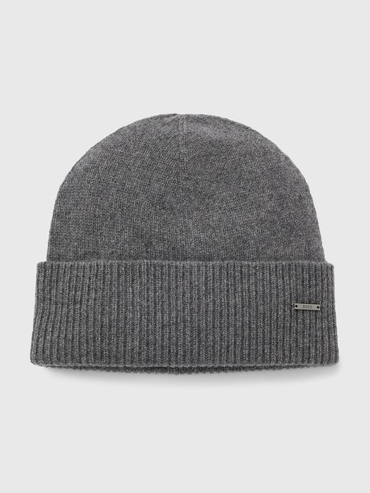 hugo boss - страхотна зимна шапка