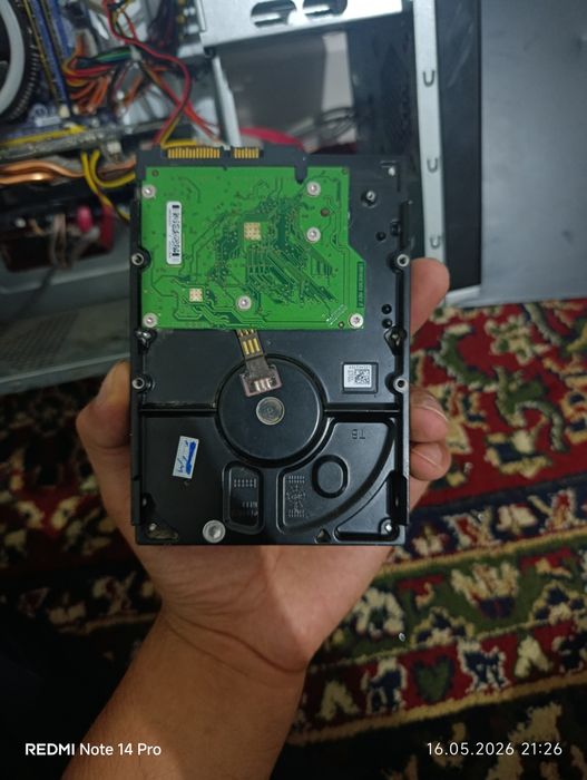 Hard disk sotiladi
