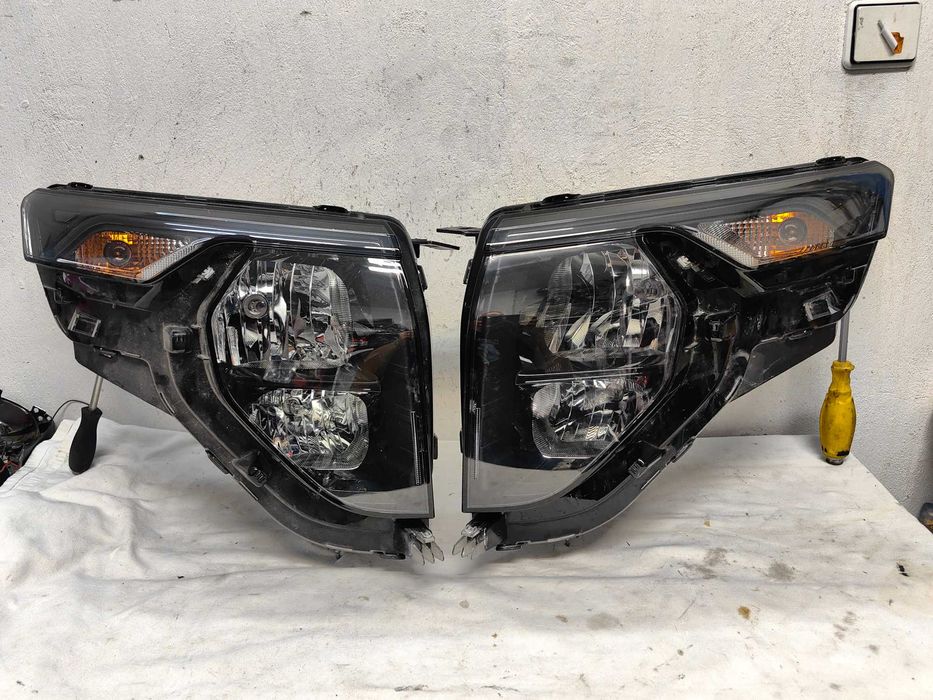 Оригинални  фарове  Форд Ford Transit Tourneo Courier