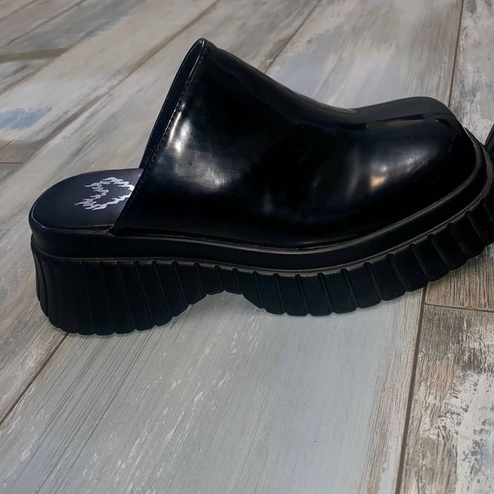 Нови мюли, р-р 38.