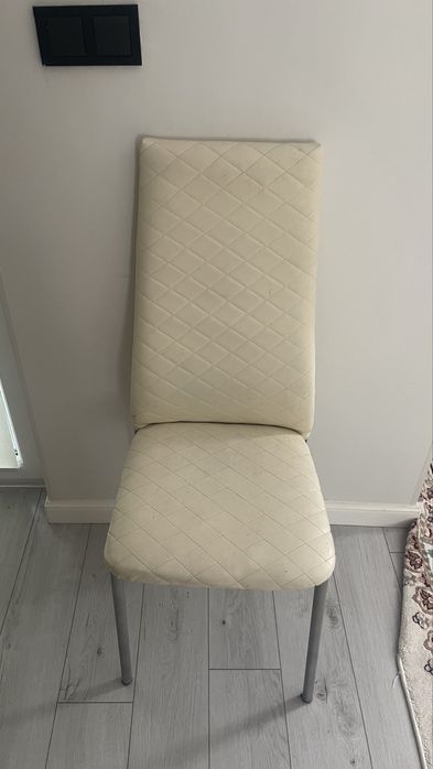 Стол, стулья 4 штуки