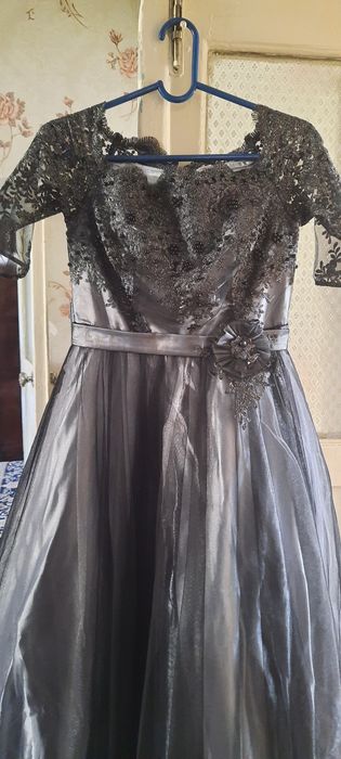Платья  пышный женский