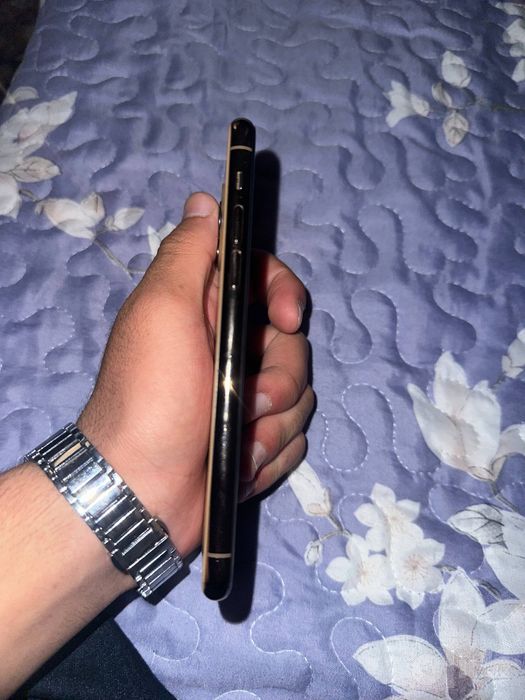 Iphone 11 pro срочний га тез сотилади конгирок килинг келишамиз