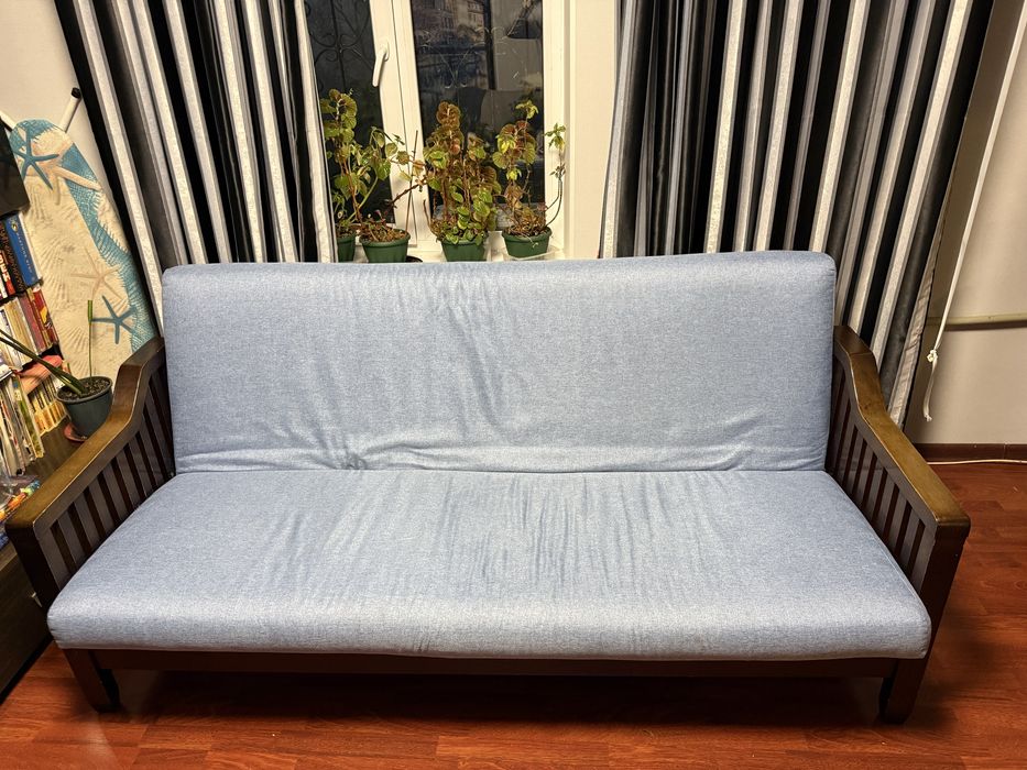 Диван из натурального дерева, раскладывается