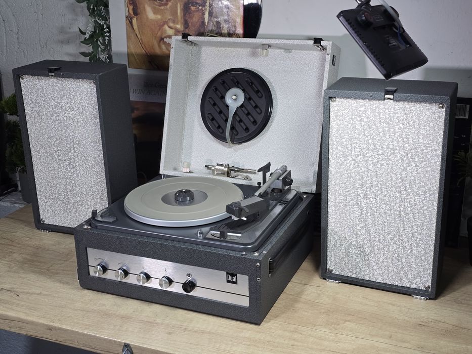 Pickup DUAL P-1011 v26, full automatic, cu amplificare pe lămpi,boxe