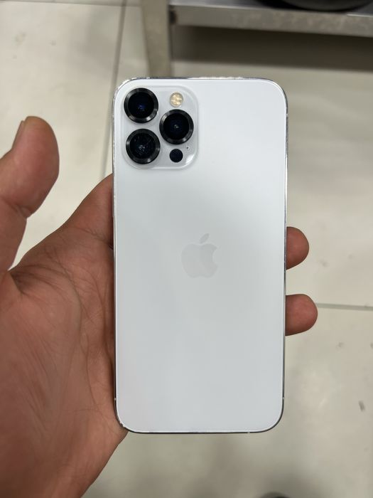 Iphone 12 pro max 128 gb holati juda yaxwi obmen bor samsung S madellg