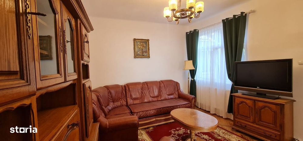 Vand apartament la casa , 2 camere , zona centrala