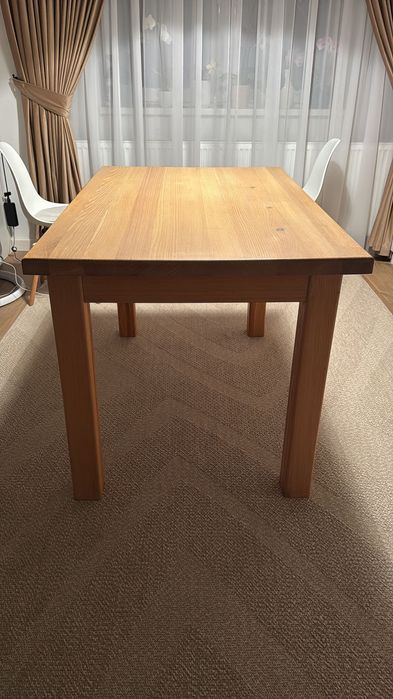 Vând masă dining cu scaune